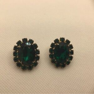 Vintage Emerald Green Rhinestone Earrings Clip On 60’s Cocktail Estate Festive